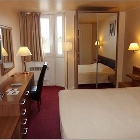 Arcantis Sevran Hotel Roissy-en-France Quarto foto